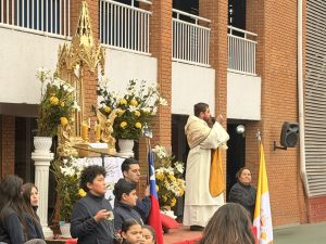 Comunidad educativa de la Escuela Particular Holanda celebró la Solemnidad de Corpus Christi